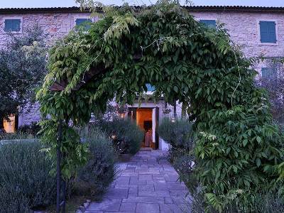 Casa Romantica La Parenzana Acomodação com café da manhã Buje Exterior foto